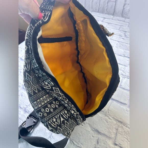 Kavu Geometric Black and White Sling Backpack. Cabincore. Hiking. Outdoors. - Picture 5 of 9